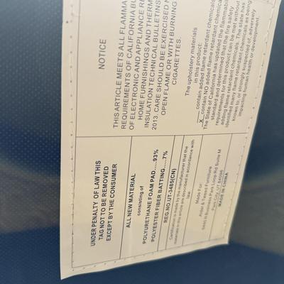 LOT 190D: Hooker Furniture Round Dining Table w/ 4 Chairs & Protective Pads