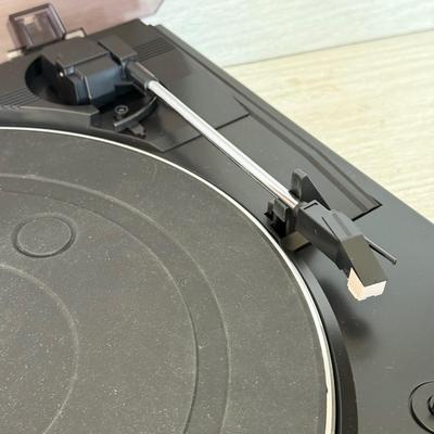 LOT 192D: Sony Stereo Turntable System Model PS-LX250H