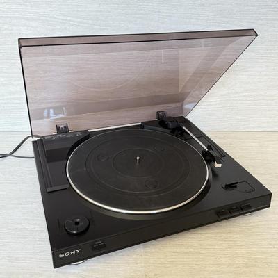 LOT 192D: Sony Stereo Turntable System Model PS-LX250H