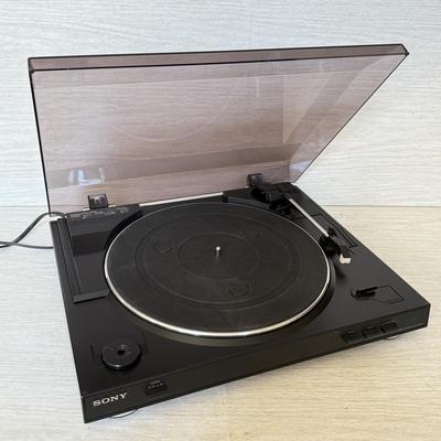 LOT 192D: Sony Stereo Turntable System Model PS-LX250H