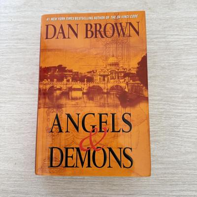 LOT 197D: Book Collection: Dan Brown, The Hunt for Red October, Sully & More