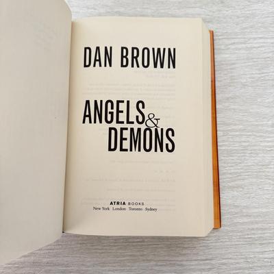 LOT 197D: Book Collection: Dan Brown, The Hunt for Red October, Sully & More