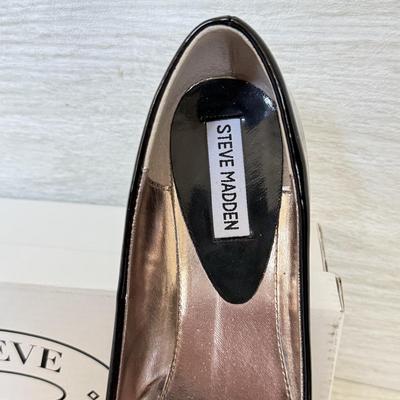 LOT 199D: Ladies' Shoes w/ Boxes: Lucky Brand Brindle Bridgetown Boodies (7) & Steve Madden Patent Leather Flats (7.5)