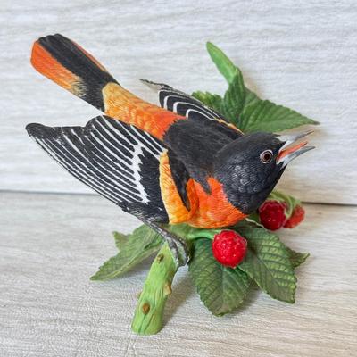 LOT 205B: Lenox Fine Porcelain Birds: Tufted Titmouse & Baltimore Oriole