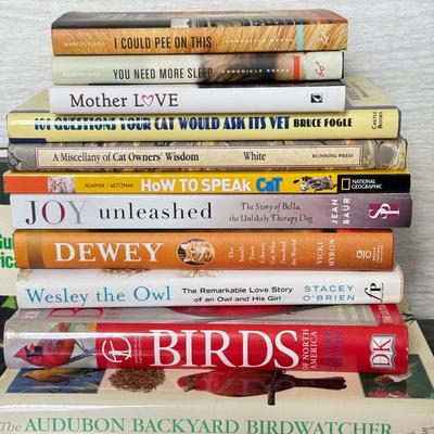 LOT 218D: Bird & Animal Books w/ Bushnell Insta-Focus Sportview Binoculars