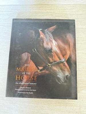 LOT 218D: Bird & Animal Books w/ Bushnell Insta-Focus Sportview Binoculars