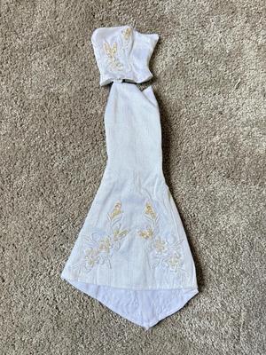 LOT 222K: Fancy Dresses & Clothing for Tonner 16" Fashion Dolls