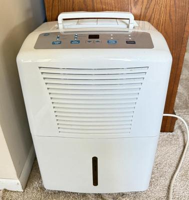 LOT 227L: GE Dehumidifier Model ADEL30LRQ2
