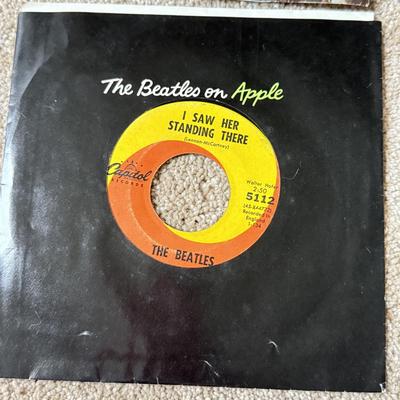 LOT 234K: Vintage 45s: The Beatles