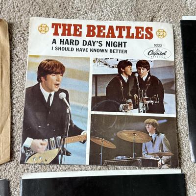 LOT 234K: Vintage 45s: The Beatles