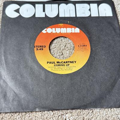 LOT 234K: Vintage 45s: The Beatles