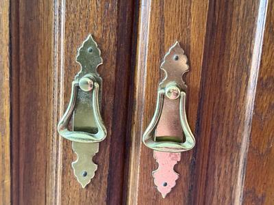 LOT 238L: Pennsylvania House TV Cabinet / Book Case