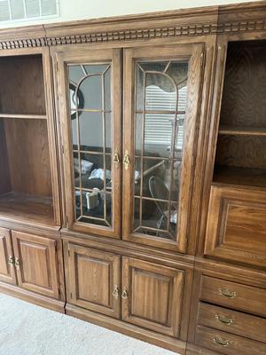 LOT 239L: Pennsylvania House Glass Front Cabinet