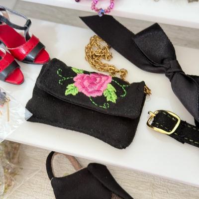 LOT 271K: Shoes & Accessories for Tonner Tyler Wentworth Collection 16” Fashion Dolls