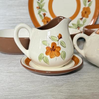 LOT 282D: Vintage Stangl Pottery Hand Painted Bitter Sweet Dishes