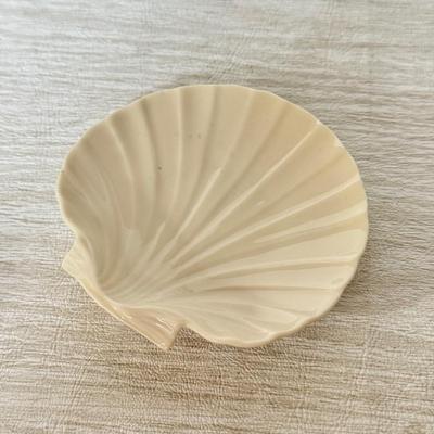 LOT 284K: Vintage China Collection: Royal Doulton "Linda" & "Darling," Crown Floral Trinket Box, Stangl Flower...