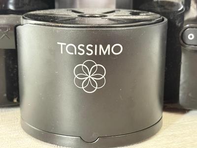 LOT 285K: Single Serve Coffee Makers: Keurig K-Compact K35 & Bosch Tassimo