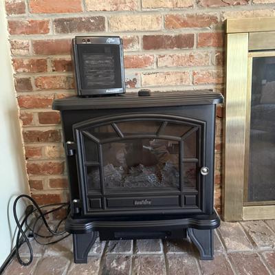 LOT 288F: Duracraft Corp. Air Heater Model CZ-308 & Duraflame Electric Fireplace Model DFS-550-22
