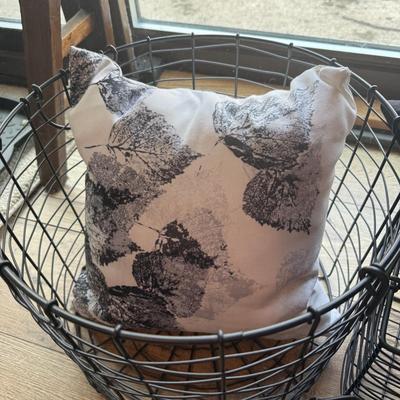 LOT 289F: Rustic Wood Bench w/ Hearth & Hand Baskets and Beautiful Throw Pillows