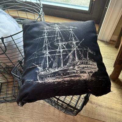 LOT 289F: Rustic Wood Bench w/ Hearth & Hand Baskets and Beautiful Throw Pillows