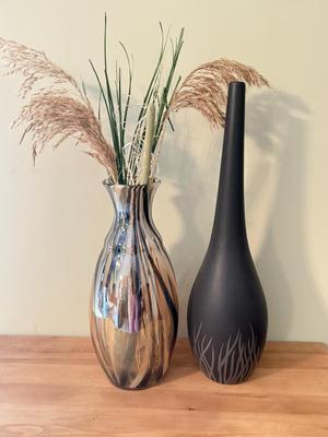 LOT 290F: Stunning Home Decor Vases