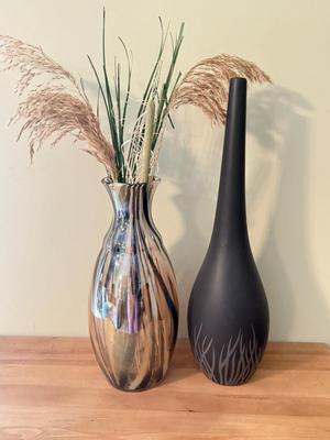 LOT 290F: Stunning Home Decor Vases