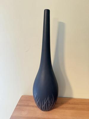 LOT 290F: Stunning Home Decor Vases