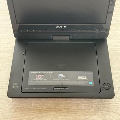 LOT 294K: Sony Portable CD/DVD Player Model DVP-FX930