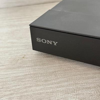 LOT 295F: Sony Blu-Ray/DVD Player Model BDP-S1700