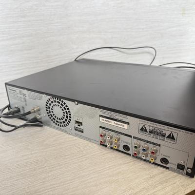 LOT 297F: Panasonic VCR/DVD Player Model DMR-EZ48V