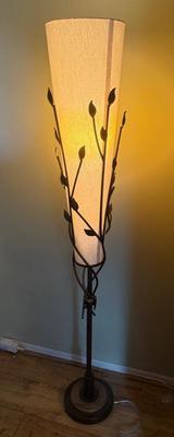 LOT 300F: Metal Base Leaf Design Floor Lamp (68")
