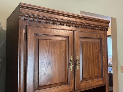 LOT 301F: Pennsylvania House Electronic Cabinet / Bookshelf