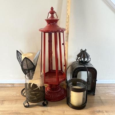 LOT 305L: Home Decor Lantern & Candle Holder Collection