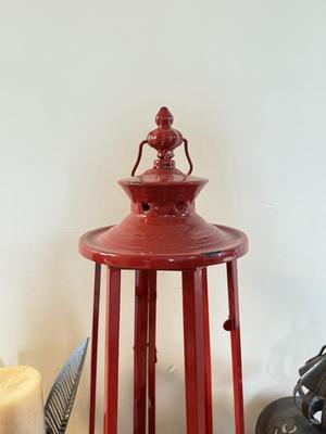 LOT 305L: Home Decor Lantern & Candle Holder Collection