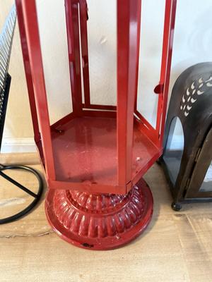 LOT 305L: Home Decor Lantern & Candle Holder Collection