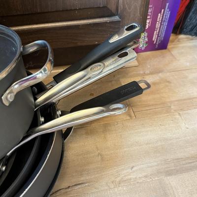 LOT 309K: Pots & Pans: Palm Restaurant, Thomas, Calphalon, Cuisinart & More