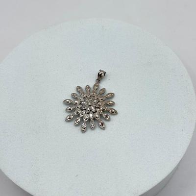 LOT 312J: 10k Gold Marcasite Flower Pendant (2.0g)