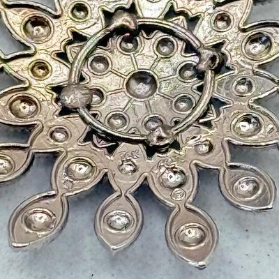 LOT 312J: 10k Gold Marcasite Flower Pendant (2.0g)