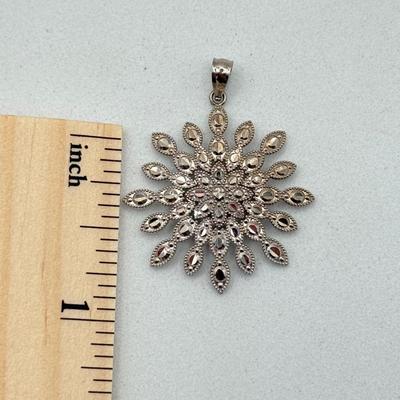 LOT 312J: 10k Gold Marcasite Flower Pendant (2.0g)