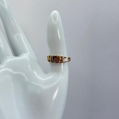 LOT 313J: 14k Gold “Mom” Ring (Broken - 2.3g)