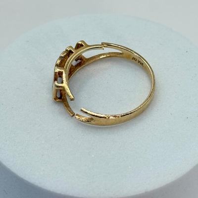 LOT 313J: 14k Gold “Mom” Ring (Broken - 2.3g)