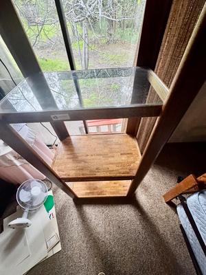 Shelf Unit with Light - works