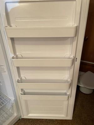 Midea Freezer - works
