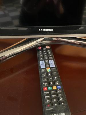 Samsung Smart TV 65" - works