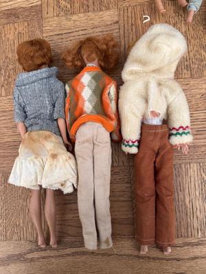 Vintage Set of 6 Barbies, 2 Ken's and 2 Cases