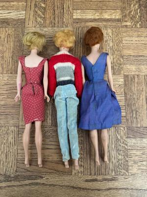 Vintage Set of 6 Barbies, 2 Ken's and 2 Cases