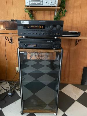 Yamaha Receiver and Yamaha 5 CD Player and Stereo Case