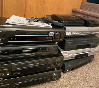 Lot of 8 VHS Player and 2 Rewinder
