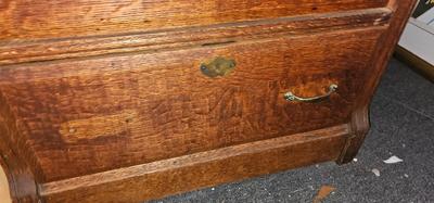 Antique chest of drawers