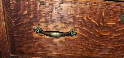 Antique chest of drawers